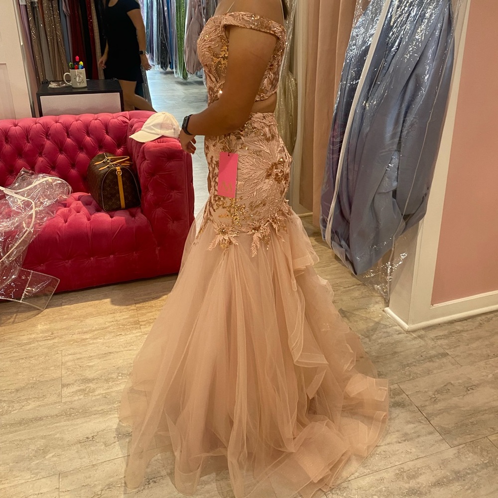 PROM DRESS - Picture 4 of 4